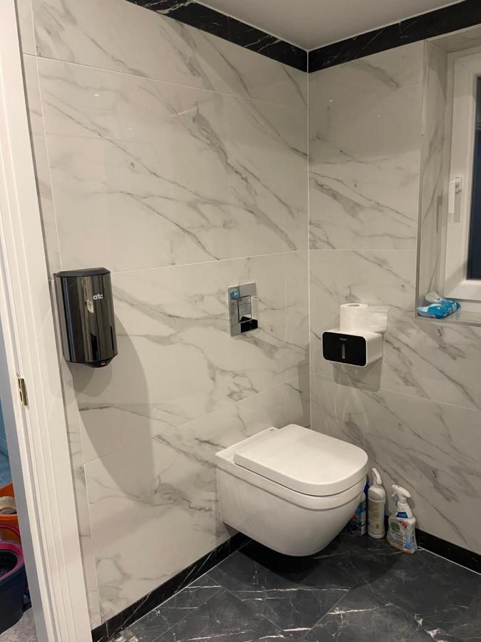Modern Huge Double Room With Private Bathroom In Colindale Edgware Exterior photo