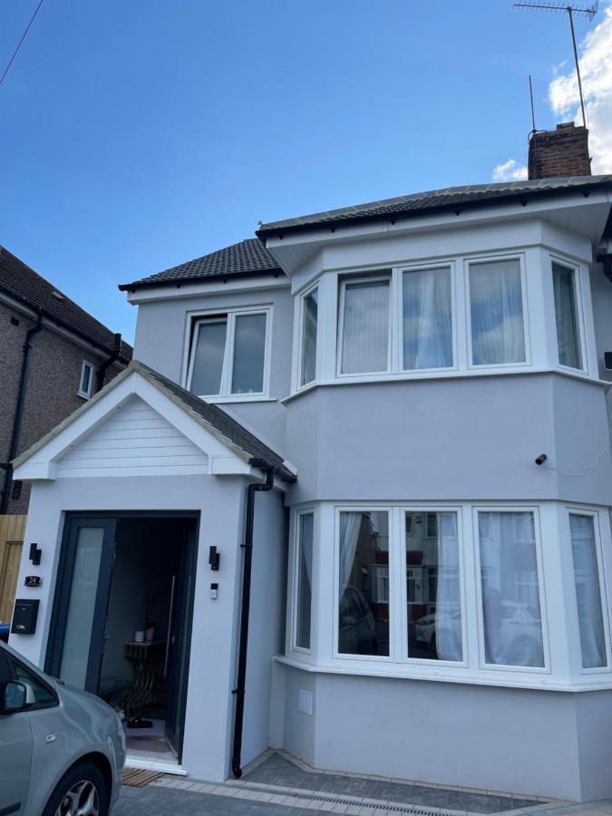 Modern Huge Double Room With Private Bathroom In Colindale Edgware Exterior photo