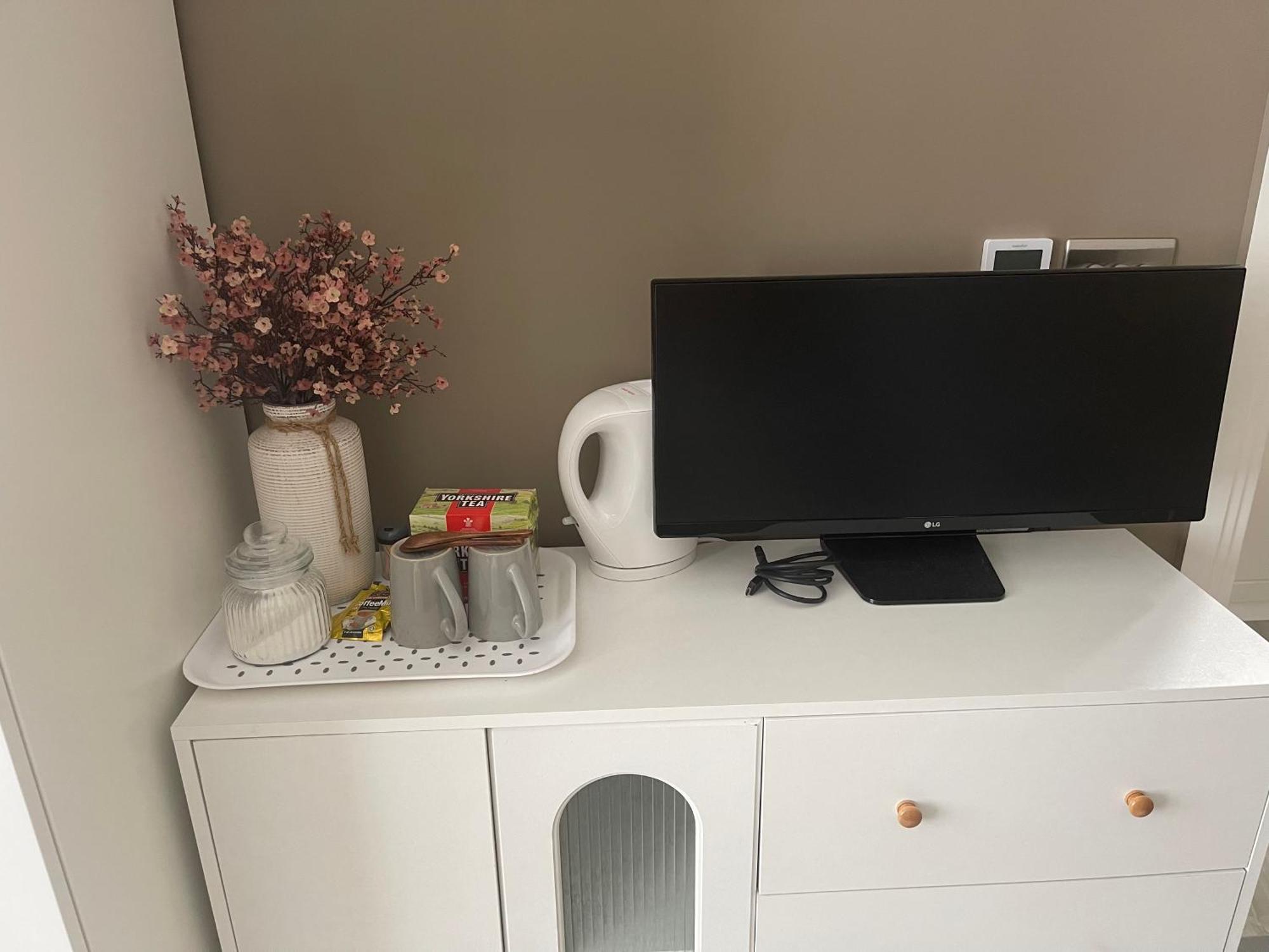 Modern Huge Double Room With Private Bathroom In Colindale Edgware Exterior photo